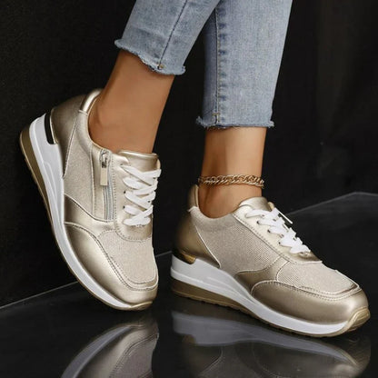 Comfortabele sneakers met veters en een zijrits voor dames